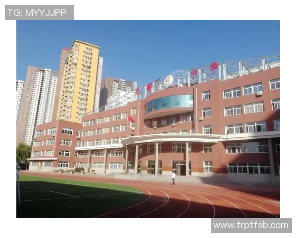 柳大华的奋斗历程与人生哲学探讨:从平凡到卓越的成长之路 柳大华的奋斗历程与人生哲学探讨:从平凡到卓越的成长之路