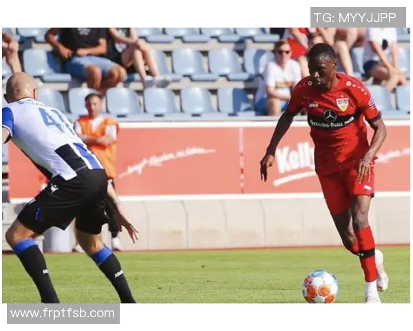 斯图加特与红牛的激烈对抗揭示足球战术与团队精神的完美结合 斯图加特与红牛的激烈对抗揭示足球战术与团队精神的完美结合