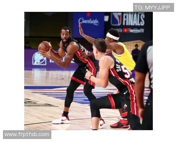 热火与湖人激战1211精彩回顾双方球员表现亮眼引发球迷热议