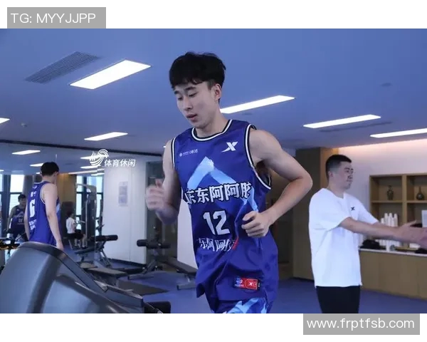 任骏飞领衔球队奋勇拼搏展现篮球精神助力赛季目标实现