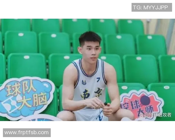 林葳的成长之路：从青涩学子到职场精英的蜕变与探索