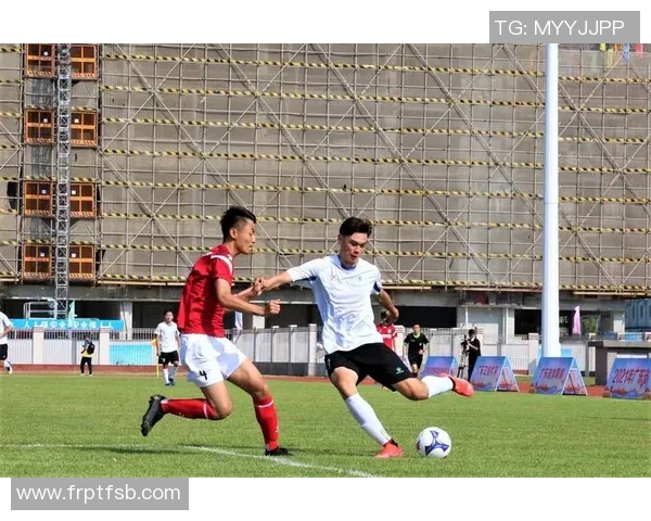 新三中足球比赛精彩直播视频全程回顾与精彩瞬间集锦